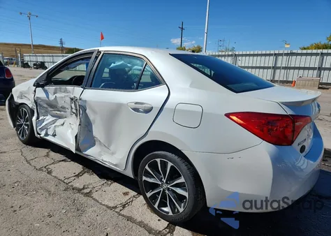 2017 Toyota Corolla L z USA, uszkodzony, nr VIN 5YFBURHE2HP595386
